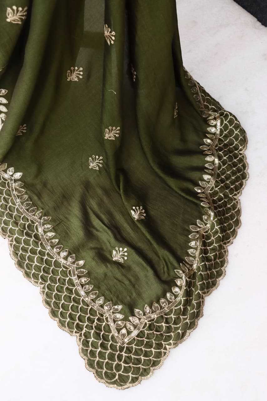 Calviarc Aabha Vichitra Silk Embroidered Saree with Sequin Thread Work