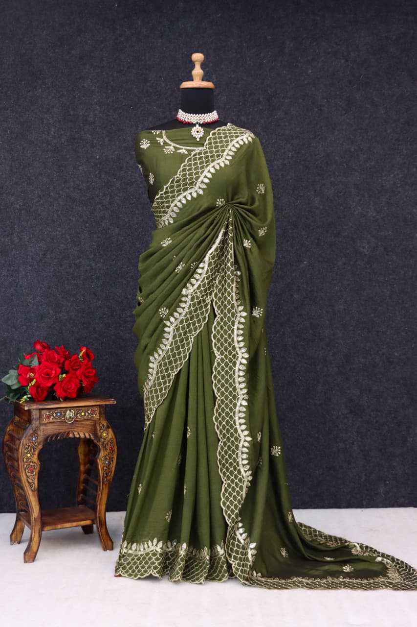 Calviarc Aabha Vichitra Silk Embroidered Saree with Sequin Thread Work