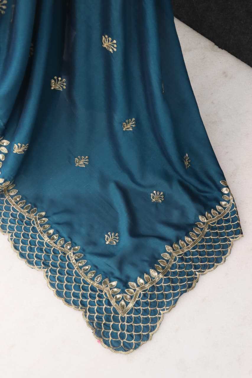 Calviarc Aabha Vichitra Silk Embroidered Saree with Sequin Thread Work