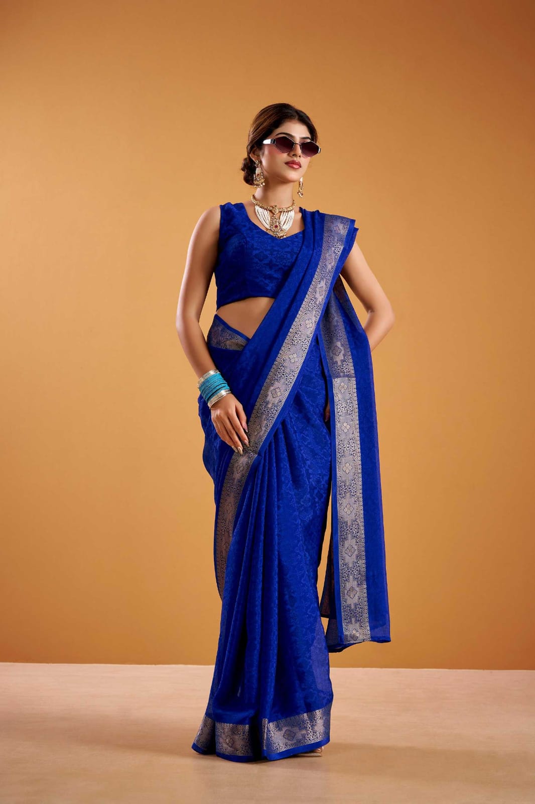 Calviarc Zariya Shimmer Ready-to-Wear Saree with Zari Border