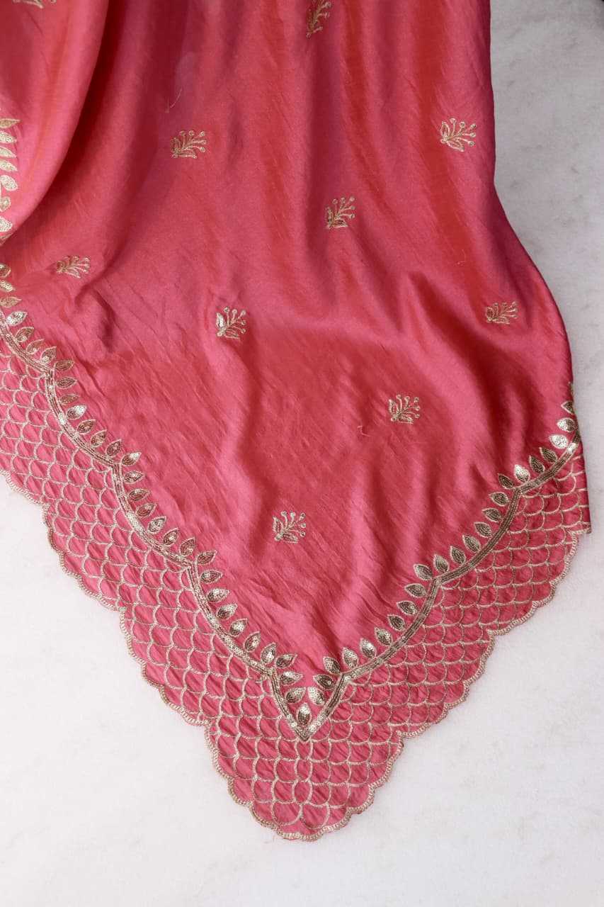 Calviarc Aabha Vichitra Silk Embroidered Saree with Sequin Thread Work