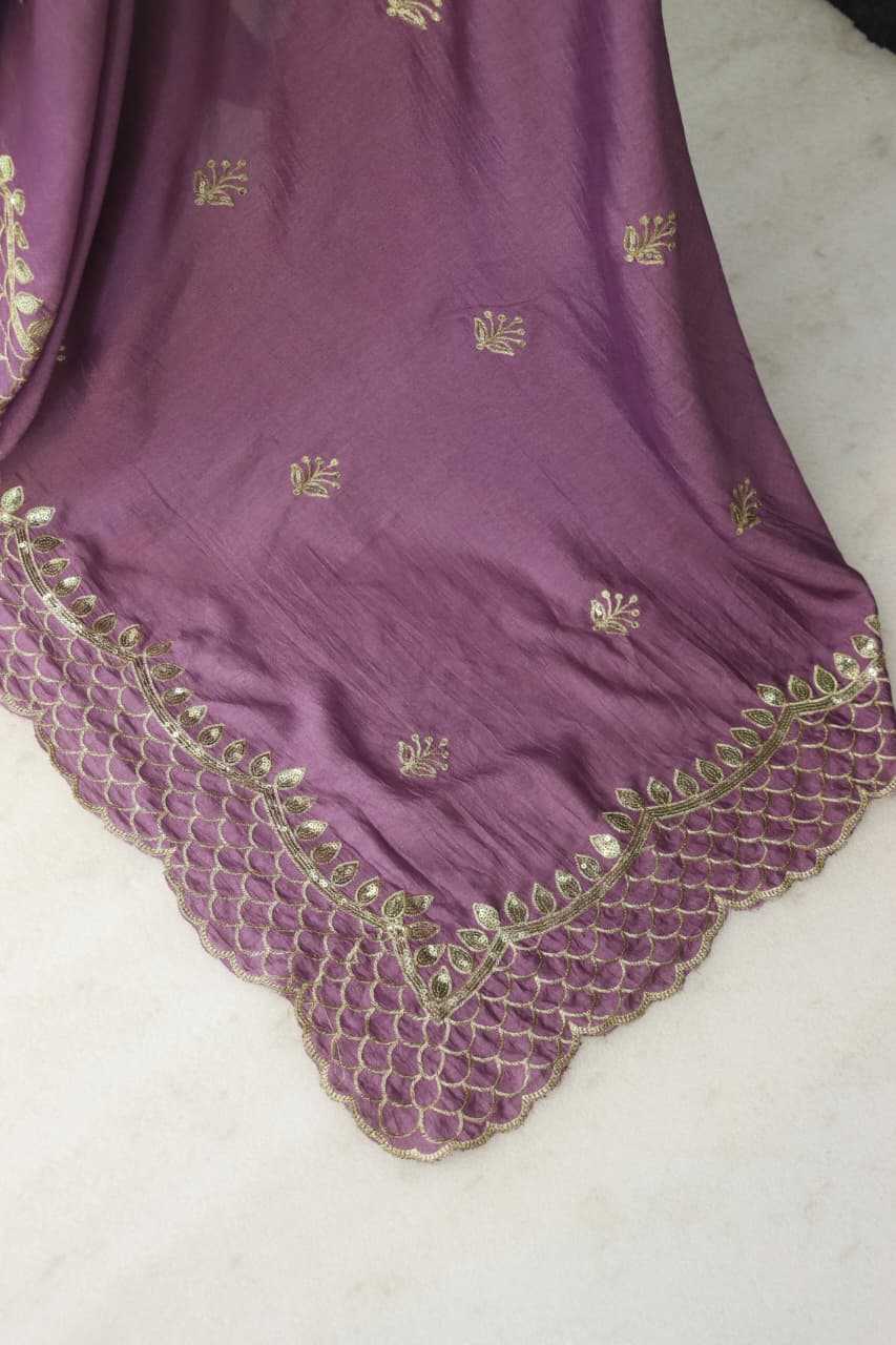 Calviarc Aabha Vichitra Silk Embroidered Saree with Sequin Thread Work